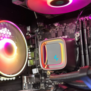 INTOP AQUA Ryzen 7 9700X 32GB DDR5 1TB SSD M.2 NVME RTX5070 12GB no-OS